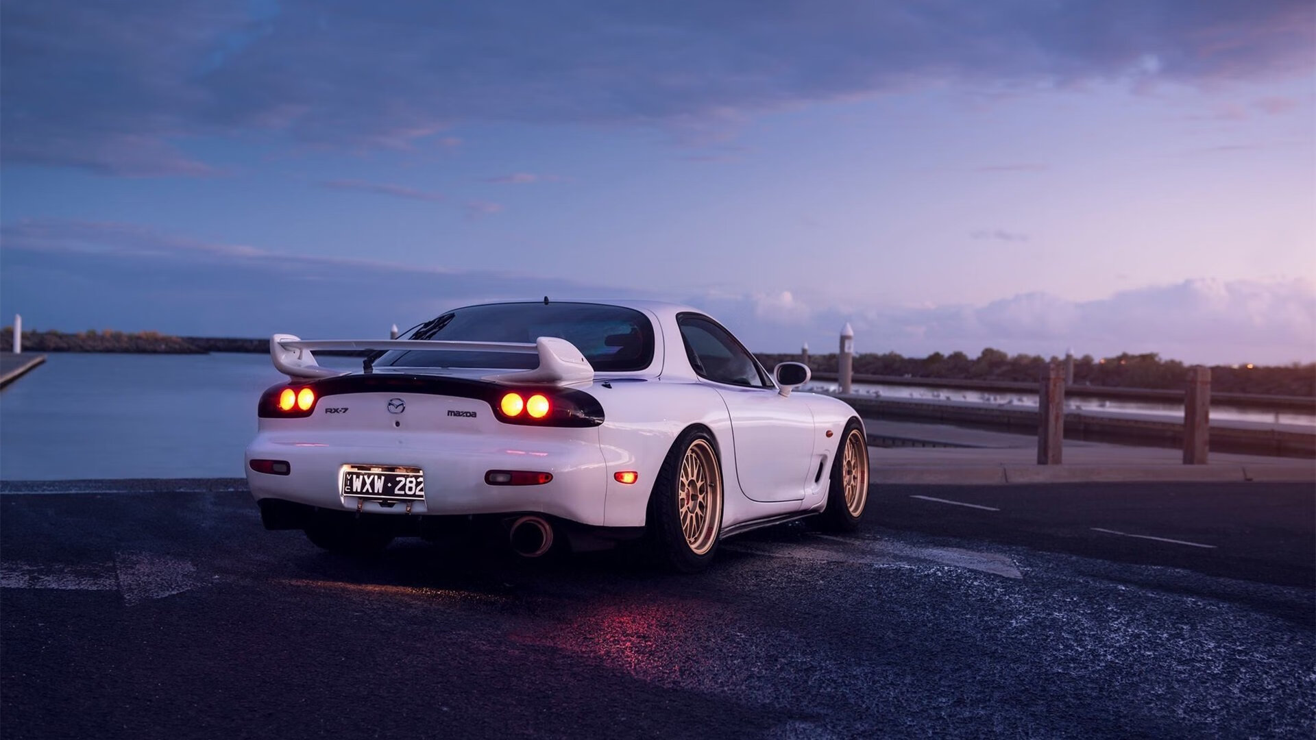 引擎轰鸣下的暗涌，雷诺车队战术完胜，塞恩斯父子情缘改写F1叙事