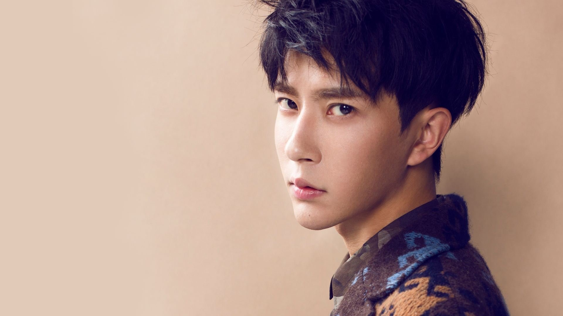 热血双线，德甲争冠夜的战吼与莫兰特的硬仗基因