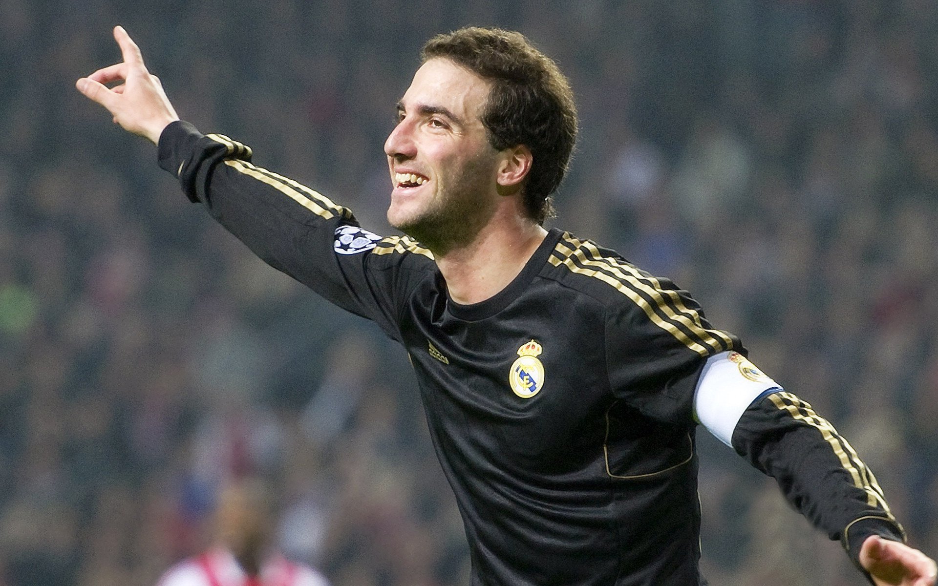 悬念本应悬于阿尔及利亚的夜空，却被戈麦斯一脚踢碎