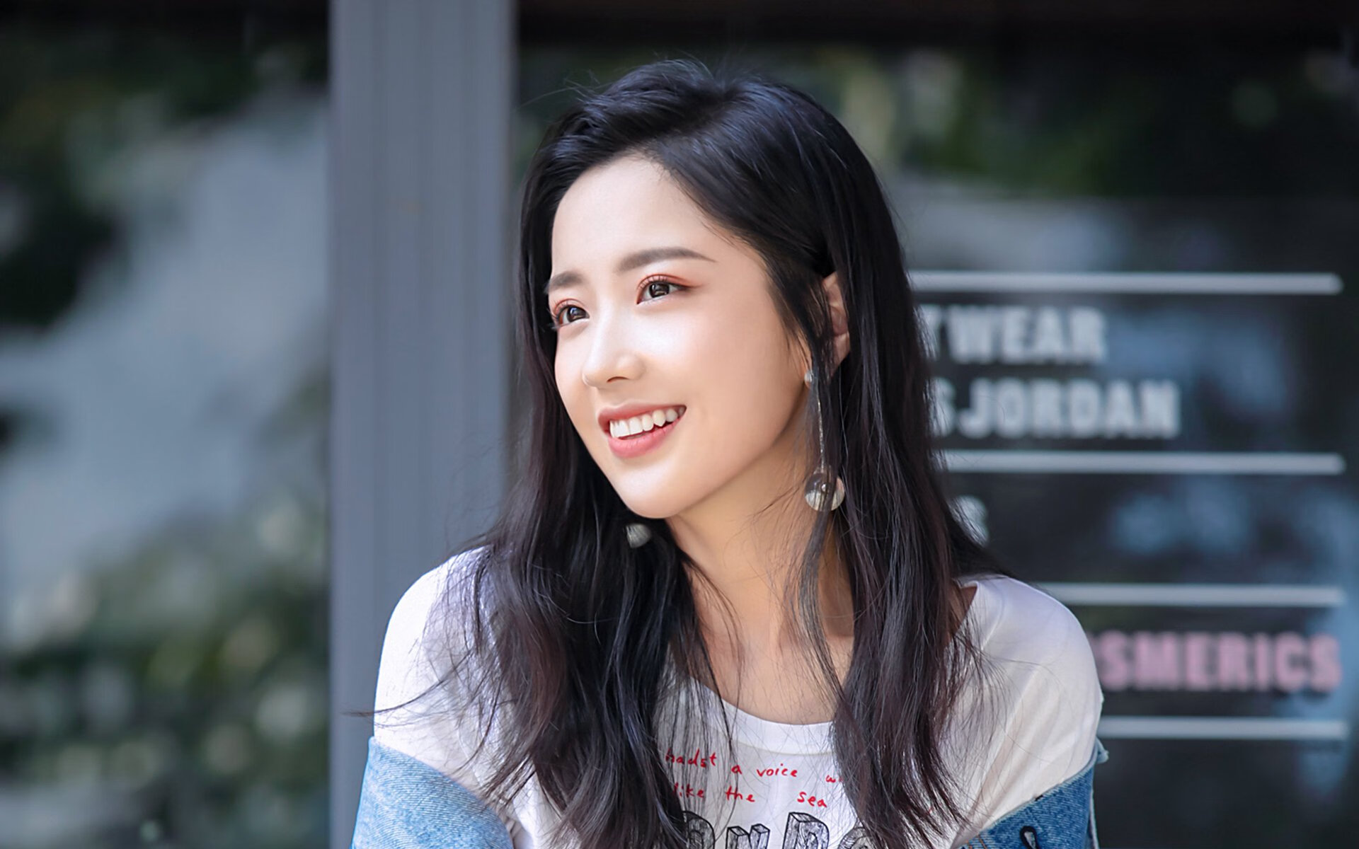 钢铁防线与孤胆利刃，厄瓜多尔如何用南美泥泞锁死波兰，而卢卡库一剑定乾坤